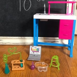 Barbie scientist set